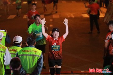 BƯỚC CHẠY CHÀO XUÂN THÀNH PHỐ QUẢNG NGÃI 2024 - Ảnh #1248325