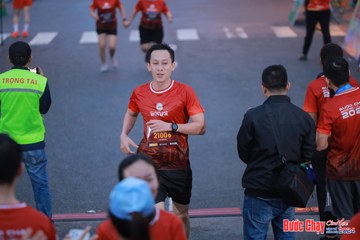 BƯỚC CHẠY CHÀO XUÂN THÀNH PHỐ QUẢNG NGÃI 2024 - Ảnh #1250650