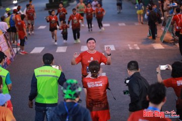 BƯỚC CHẠY CHÀO XUÂN THÀNH PHỐ QUẢNG NGÃI 2024 - Ảnh #1250191