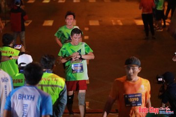 BƯỚC CHẠY CHÀO XUÂN THÀNH PHỐ QUẢNG NGÃI 2024 - Ảnh #1252438