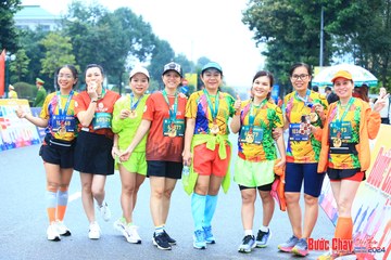 BƯỚC CHẠY CHÀO XUÂN THÀNH PHỐ QUẢNG NGÃI 2024 - Ảnh #1238261