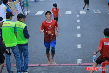 BƯỚC CHẠY CHÀO XUÂN THÀNH PHỐ QUẢNG NGÃI 2024 - Ảnh #1251856