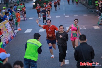 BƯỚC CHẠY CHÀO XUÂN THÀNH PHỐ QUẢNG NGÃI 2024 - Ảnh #1250600