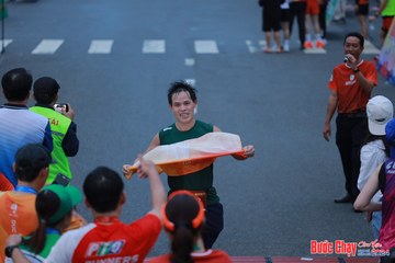 BƯỚC CHẠY CHÀO XUÂN THÀNH PHỐ QUẢNG NGÃI 2024 - Ảnh #1251622