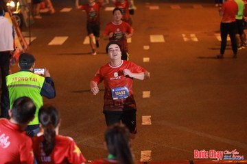 BƯỚC CHẠY CHÀO XUÂN THÀNH PHỐ QUẢNG NGÃI 2024 - Ảnh #1248723