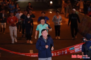 BƯỚC CHẠY CHÀO XUÂN THÀNH PHỐ QUẢNG NGÃI 2024 - Ảnh #1239700