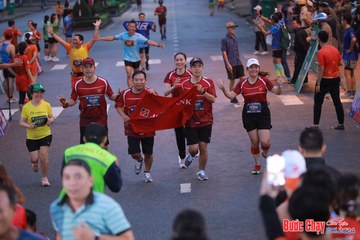 BƯỚC CHẠY CHÀO XUÂN THÀNH PHỐ QUẢNG NGÃI 2024 - Ảnh #1250350