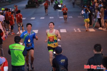 BƯỚC CHẠY CHÀO XUÂN THÀNH PHỐ QUẢNG NGÃI 2024 - Ảnh #1250150