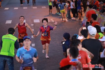 BƯỚC CHẠY CHÀO XUÂN THÀNH PHỐ QUẢNG NGÃI 2024 - Ảnh #1250073
