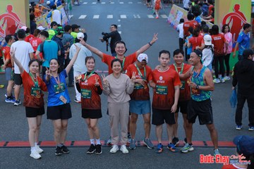 BƯỚC CHẠY CHÀO XUÂN THÀNH PHỐ QUẢNG NGÃI 2024 - Ảnh #1251676