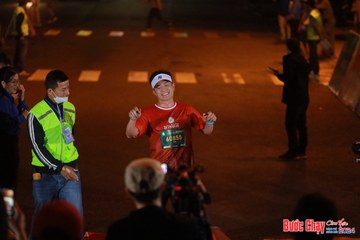 BƯỚC CHẠY CHÀO XUÂN THÀNH PHỐ QUẢNG NGÃI 2024 - Ảnh #1240679