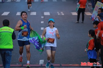 BƯỚC CHẠY CHÀO XUÂN THÀNH PHỐ QUẢNG NGÃI 2024 - Ảnh #1250977