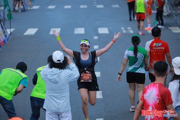BƯỚC CHẠY CHÀO XUÂN THÀNH PHỐ QUẢNG NGÃI 2024 - Ảnh #1251650