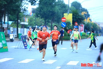 BƯỚC CHẠY CHÀO XUÂN THÀNH PHỐ QUẢNG NGÃI 2024 - Ảnh #1230124
