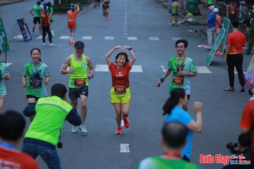 BƯỚC CHẠY CHÀO XUÂN THÀNH PHỐ QUẢNG NGÃI 2024 - Ảnh #1251800