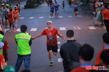 BƯỚC CHẠY CHÀO XUÂN THÀNH PHỐ QUẢNG NGÃI 2024 - Ảnh #1250397