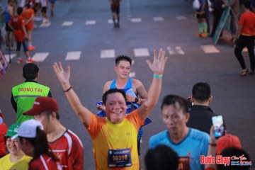 BƯỚC CHẠY CHÀO XUÂN THÀNH PHỐ QUẢNG NGÃI 2024 - Ảnh #1250378