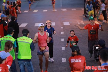 BƯỚC CHẠY CHÀO XUÂN THÀNH PHỐ QUẢNG NGÃI 2024 - Ảnh #1250104