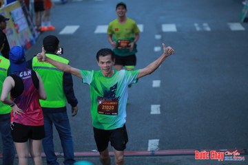 BƯỚC CHẠY CHÀO XUÂN THÀNH PHỐ QUẢNG NGÃI 2024 - Ảnh #1251178