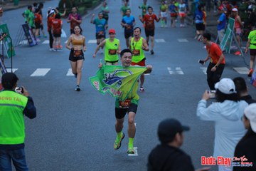 BƯỚC CHẠY CHÀO XUÂN THÀNH PHỐ QUẢNG NGÃI 2024 - Ảnh #1251722