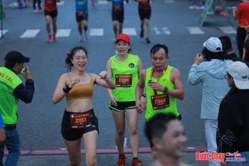 BƯỚC CHẠY CHÀO XUÂN THÀNH PHỐ QUẢNG NGÃI 2024 - Ảnh #1251738