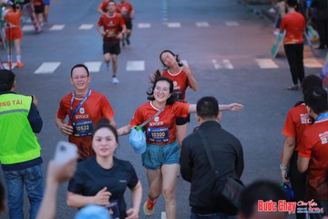 BƯỚC CHẠY CHÀO XUÂN THÀNH PHỐ QUẢNG NGÃI 2024 - Ảnh #1250630