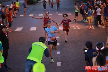 BƯỚC CHẠY CHÀO XUÂN THÀNH PHỐ QUẢNG NGÃI 2024 - Ảnh #1250061