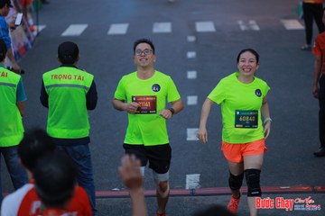 BƯỚC CHẠY CHÀO XUÂN THÀNH PHỐ QUẢNG NGÃI 2024 - Ảnh #1251007