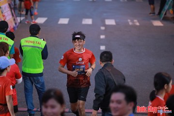 BƯỚC CHẠY CHÀO XUÂN THÀNH PHỐ QUẢNG NGÃI 2024 - Ảnh #1250393