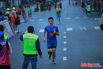 BƯỚC CHẠY CHÀO XUÂN THÀNH PHỐ QUẢNG NGÃI 2024 - Ảnh #1251198