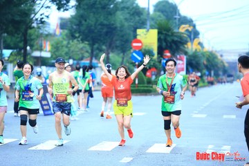 BƯỚC CHẠY CHÀO XUÂN THÀNH PHỐ QUẢNG NGÃI 2024 - Ảnh #1230323
