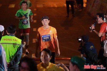 BƯỚC CHẠY CHÀO XUÂN THÀNH PHỐ QUẢNG NGÃI 2024 - Ảnh #1252429