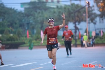 BƯỚC CHẠY CHÀO XUÂN THÀNH PHỐ QUẢNG NGÃI 2024 - Ảnh #1236834