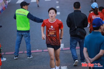 BƯỚC CHẠY CHÀO XUÂN THÀNH PHỐ QUẢNG NGÃI 2024 - Ảnh #1250762