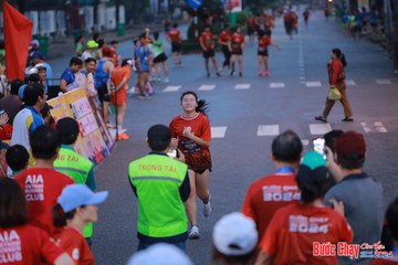BƯỚC CHẠY CHÀO XUÂN THÀNH PHỐ QUẢNG NGÃI 2024 - Ảnh #1250470