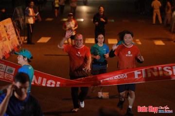 BƯỚC CHẠY CHÀO XUÂN THÀNH PHỐ QUẢNG NGÃI 2024 - Ảnh #1239414