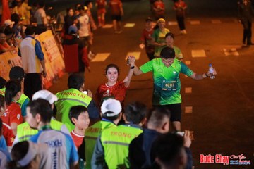 BƯỚC CHẠY CHÀO XUÂN THÀNH PHỐ QUẢNG NGÃI 2024 - Ảnh #1247382