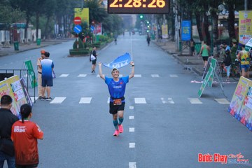 BƯỚC CHẠY CHÀO XUÂN THÀNH PHỐ QUẢNG NGÃI 2024 - Ảnh #1252106