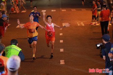 BƯỚC CHẠY CHÀO XUÂN THÀNH PHỐ QUẢNG NGÃI 2024 - Ảnh #1249049