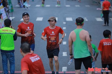 BƯỚC CHẠY CHÀO XUÂN THÀNH PHỐ QUẢNG NGÃI 2024 - Ảnh #1251831