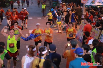 BƯỚC CHẠY CHÀO XUÂN THÀNH PHỐ QUẢNG NGÃI 2024 - Ảnh #1249950