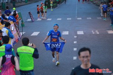 BƯỚC CHẠY CHÀO XUÂN THÀNH PHỐ QUẢNG NGÃI 2024 - Ảnh #1251120