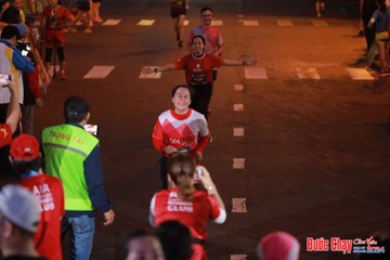 BƯỚC CHẠY CHÀO XUÂN THÀNH PHỐ QUẢNG NGÃI 2024 - Ảnh #1249253