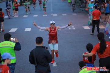 BƯỚC CHẠY CHÀO XUÂN THÀNH PHỐ QUẢNG NGÃI 2024 - Ảnh #1250833