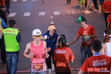 BƯỚC CHẠY CHÀO XUÂN THÀNH PHỐ QUẢNG NGÃI 2024 - Ảnh #1250109