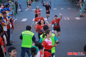 BƯỚC CHẠY CHÀO XUÂN THÀNH PHỐ QUẢNG NGÃI 2024 - Ảnh #1250953