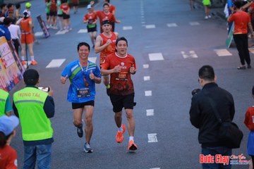 BƯỚC CHẠY CHÀO XUÂN THÀNH PHỐ QUẢNG NGÃI 2024 - Ảnh #1250774