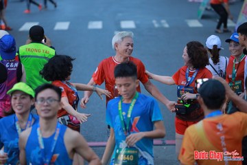BƯỚC CHẠY CHÀO XUÂN THÀNH PHỐ QUẢNG NGÃI 2024 - Ảnh #1251325