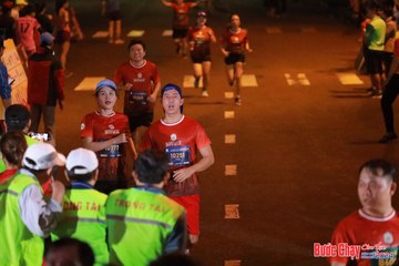 BƯỚC CHẠY CHÀO XUÂN THÀNH PHỐ QUẢNG NGÃI 2024 - Ảnh #1248485