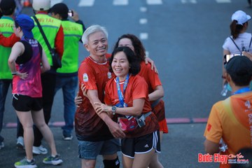 BƯỚC CHẠY CHÀO XUÂN THÀNH PHỐ QUẢNG NGÃI 2024 - Ảnh #1251332